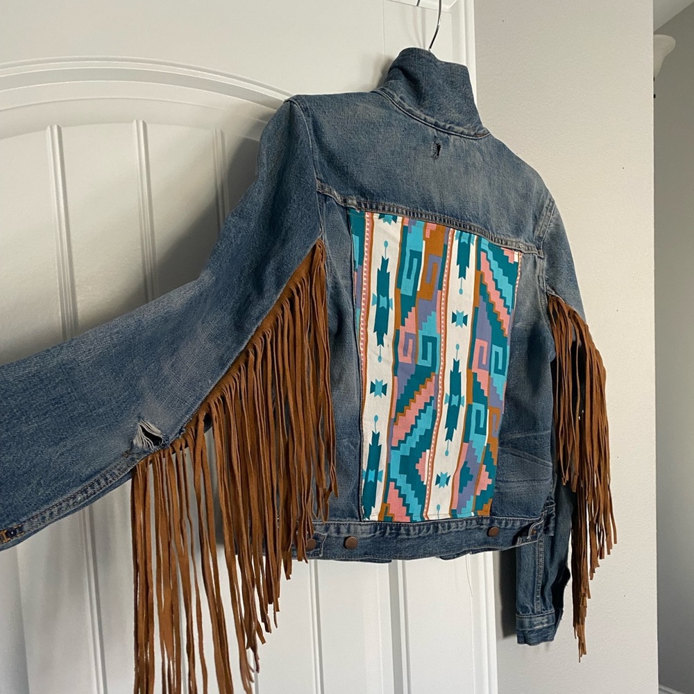 Vintage western fringe denim jacket. Medium.